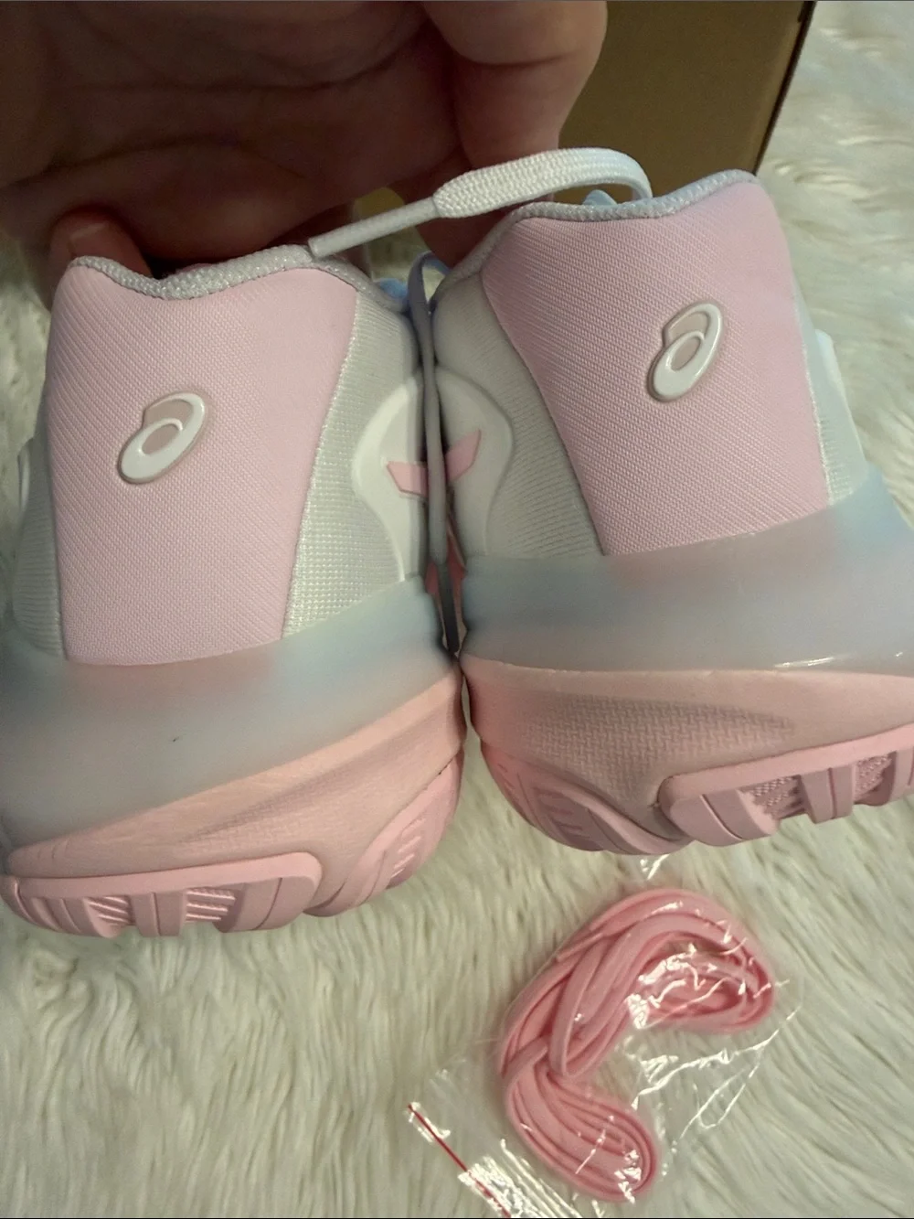 ASICS Women's White and Pink Athletic Running Shoes size 9.5 brand new with box